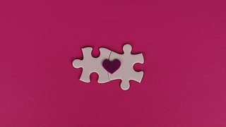 Materialists: Debating the Perfect Relationship