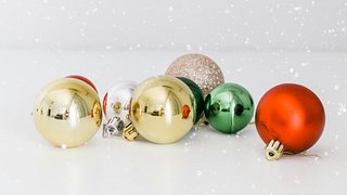 Christmas Decorations: Style, Color & Holiday Vocabulary