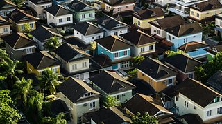Describing Houses and Homes